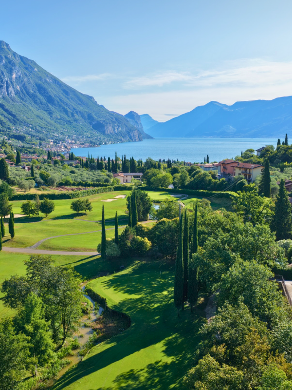 18 Löcher erweitert und im Mai 2017 wurde der Golfclub Bogliaco